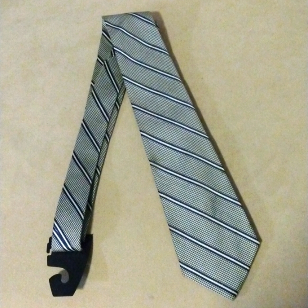 Lauren Ralph Lauren 100% Silk Tie